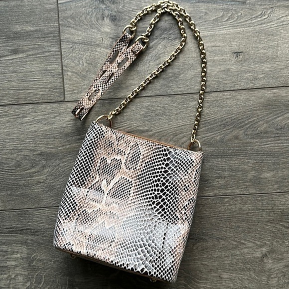 Sondra Roberts Squared bag faux snakeskin leather browns blacks gold chain - Picture 1 of 10